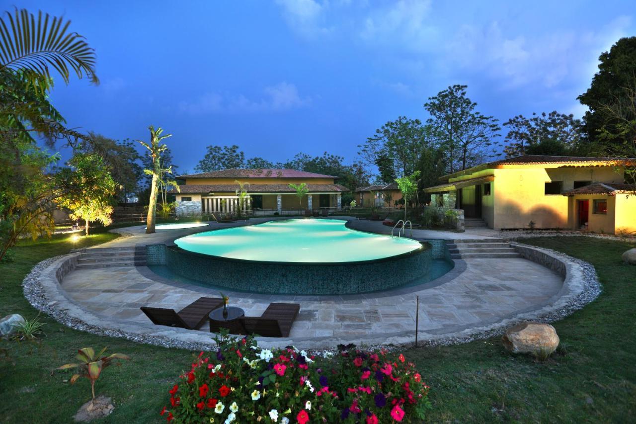 Jungle Villa Resort - Near Chitwan National Park Dış mekan fotoğraf