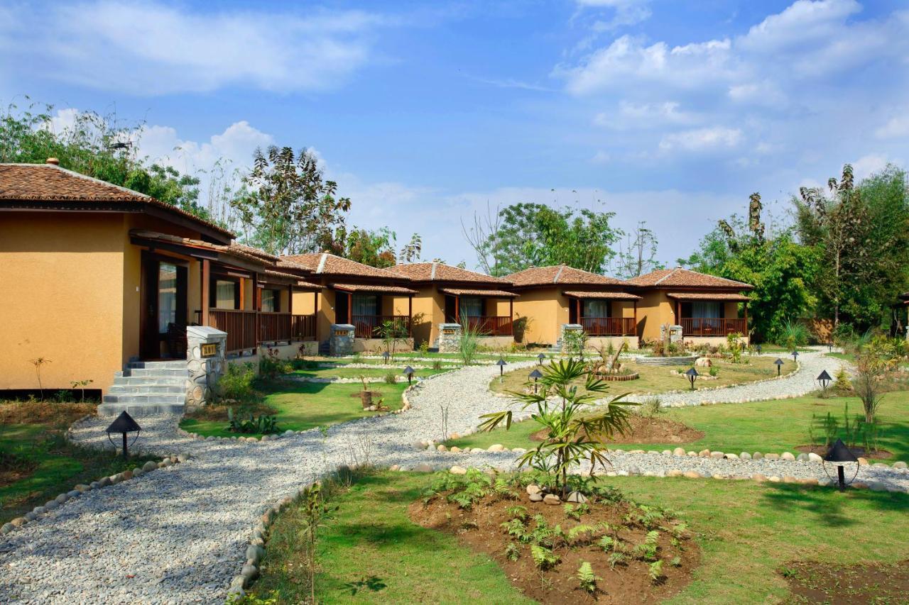 Jungle Villa Resort - Near Chitwan National Park Dış mekan fotoğraf