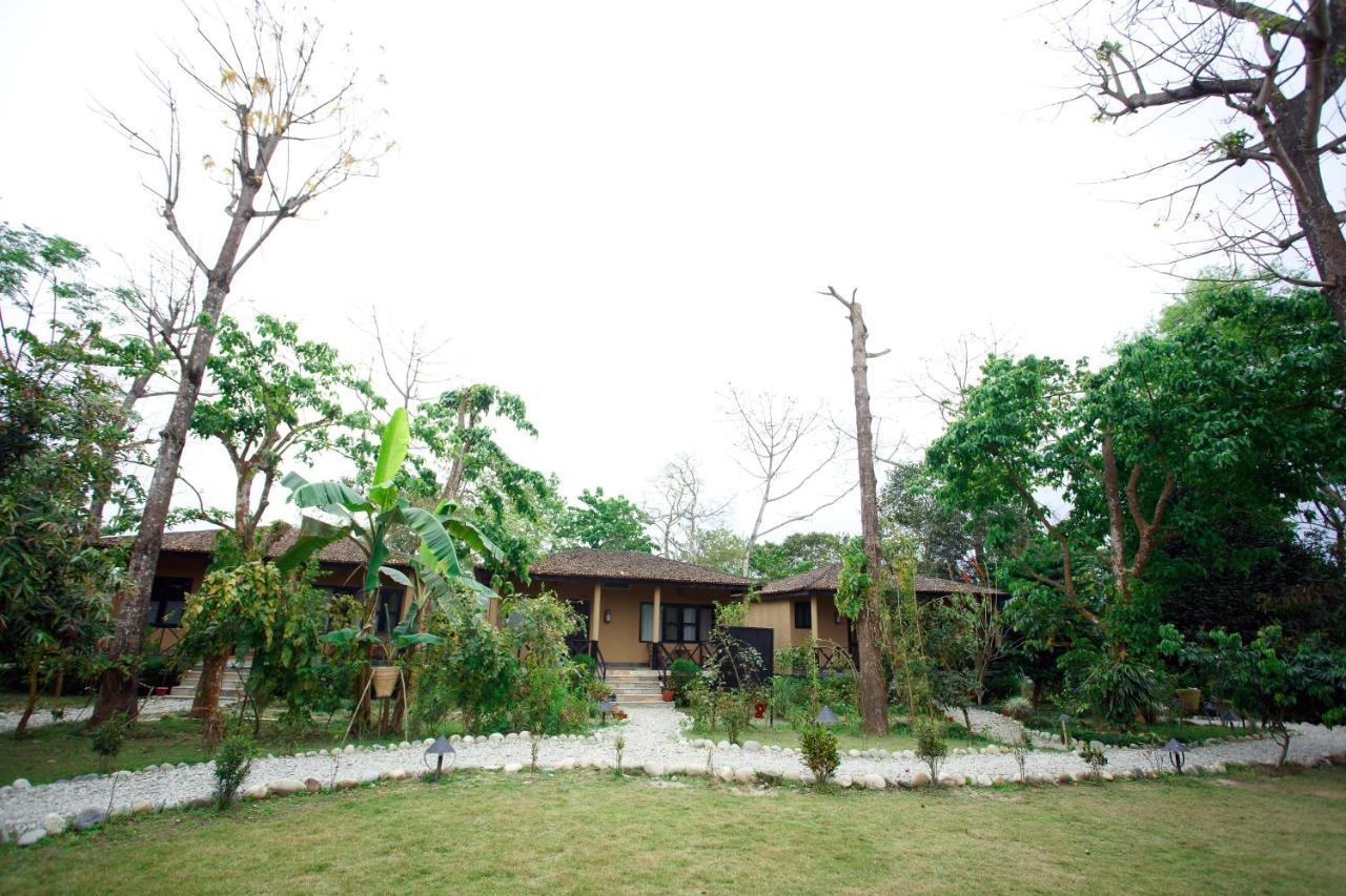 Jungle Villa Resort - Near Chitwan National Park Dış mekan fotoğraf
