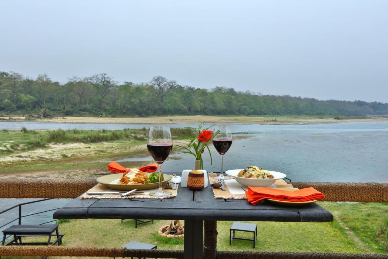 Jungle Villa Resort - Near Chitwan National Park Dış mekan fotoğraf