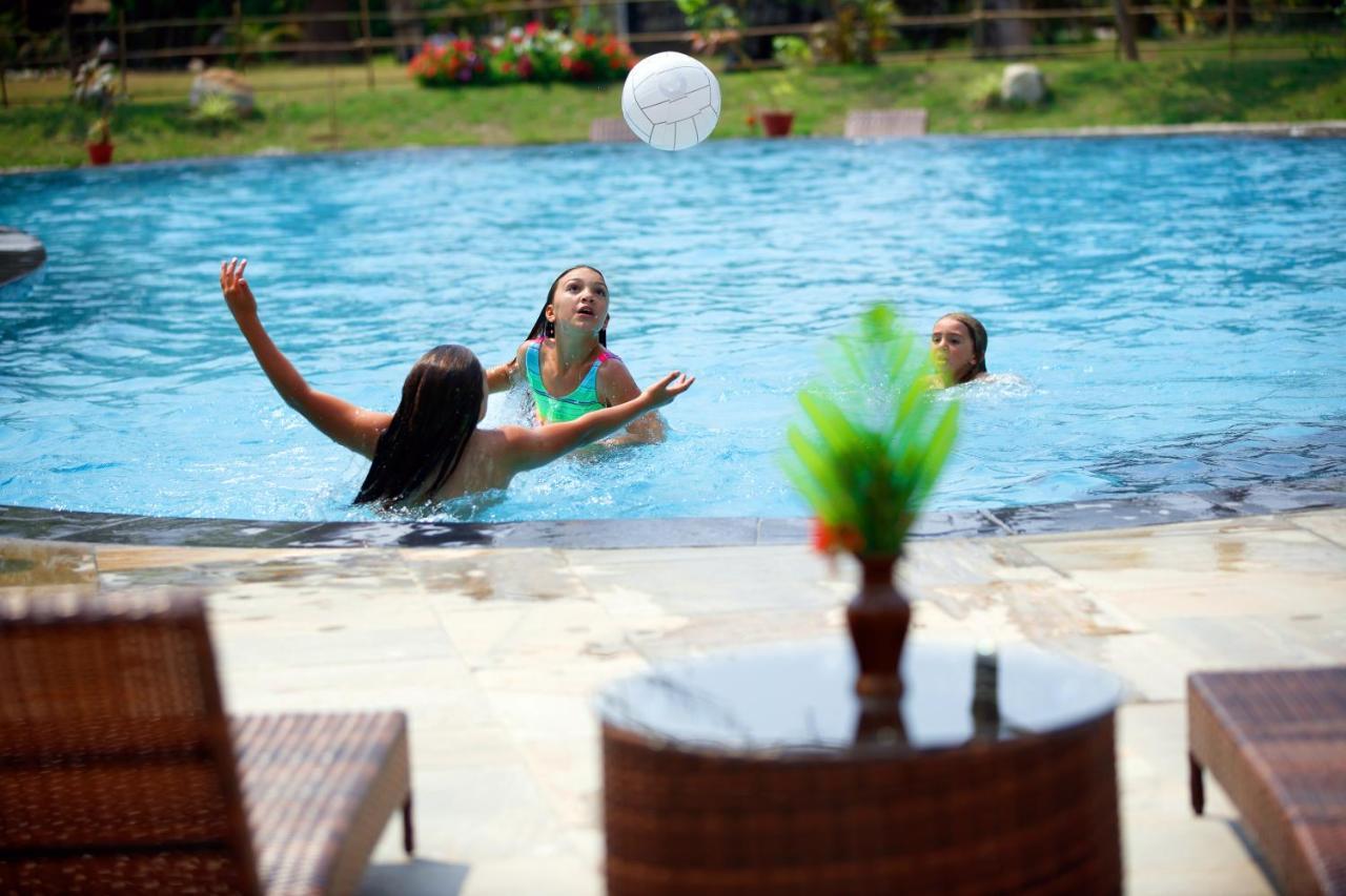 Jungle Villa Resort - Near Chitwan National Park Dış mekan fotoğraf